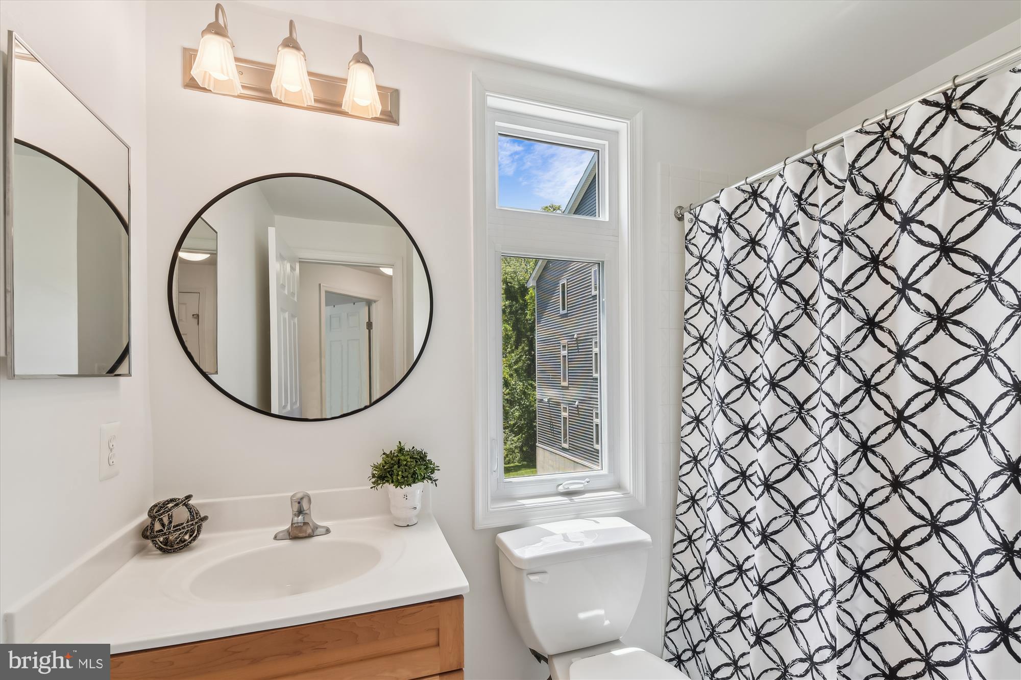 1119 Lake Heron Dr #2b