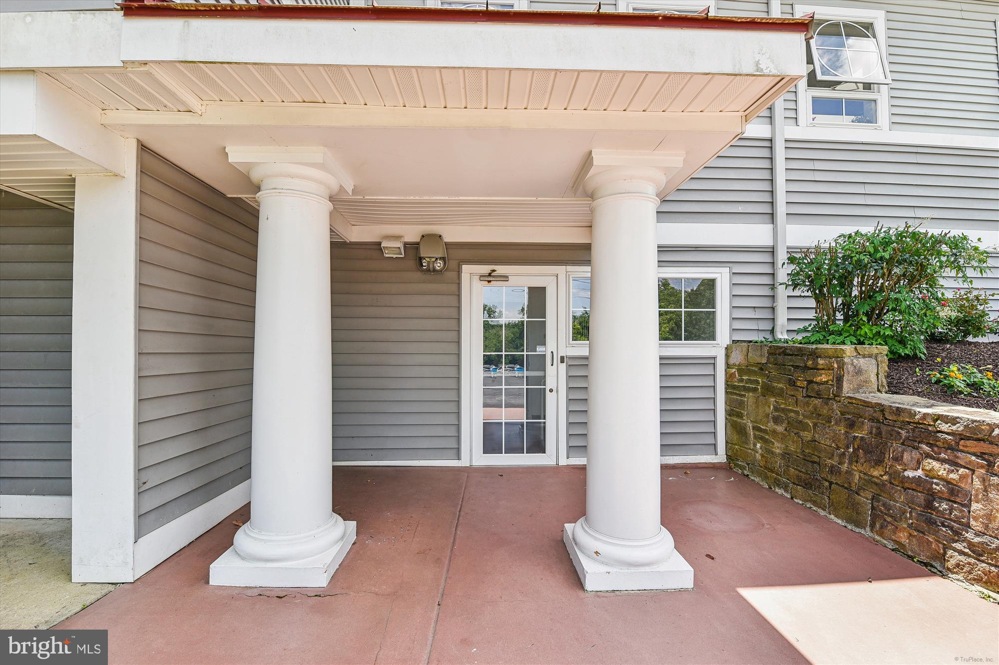 1119 Lake Heron Dr #2b