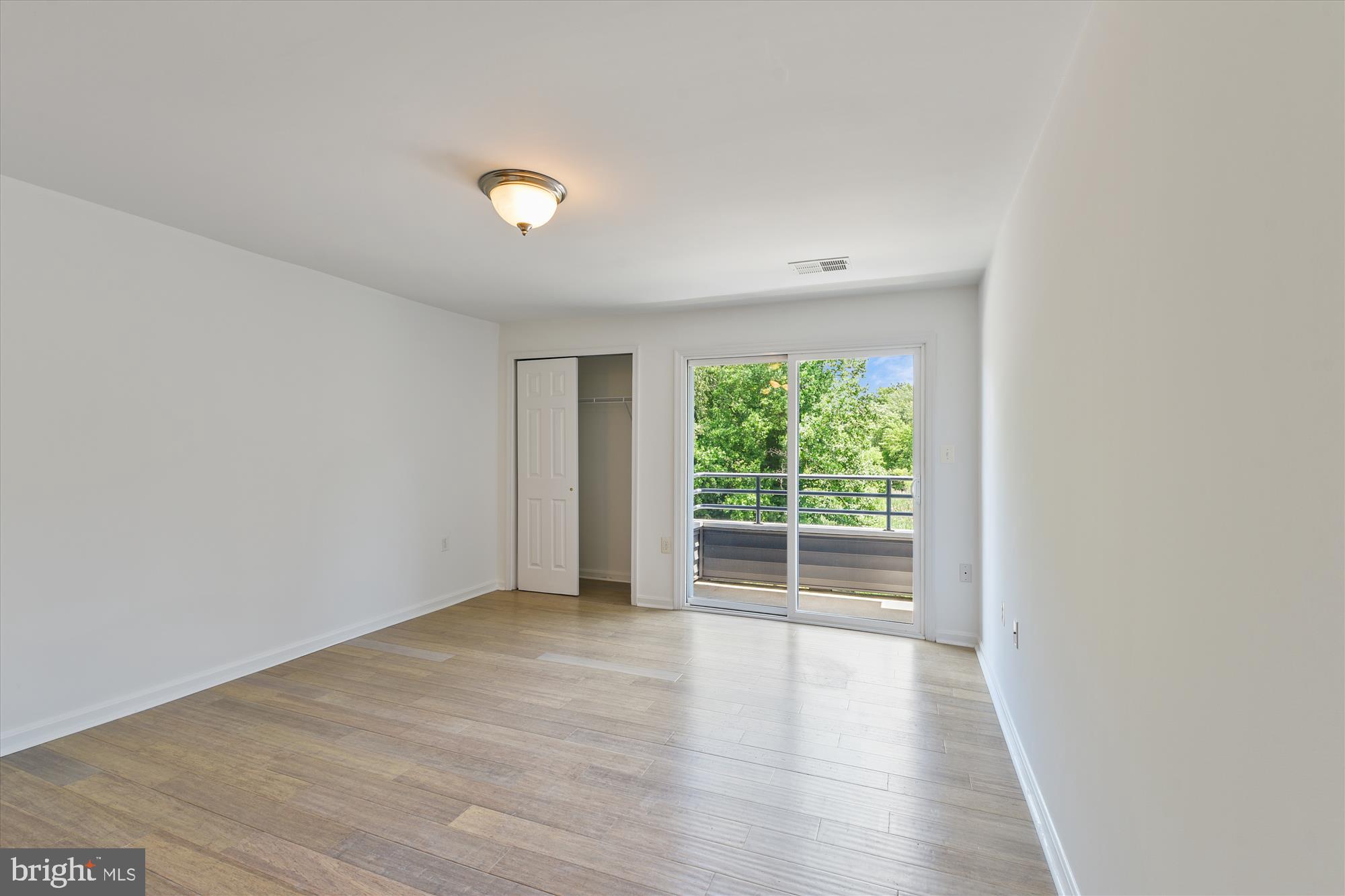 1119 Lake Heron Dr #2b