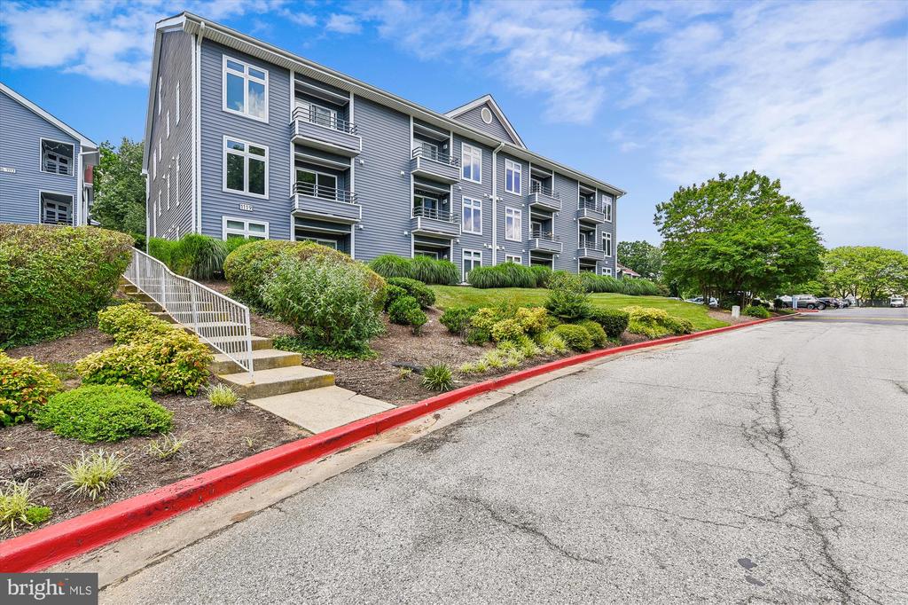 1119 Lake Heron Dr #2b