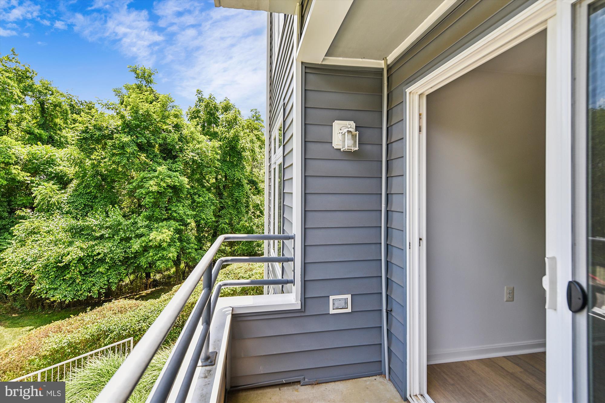 1119 Lake Heron Dr #2b