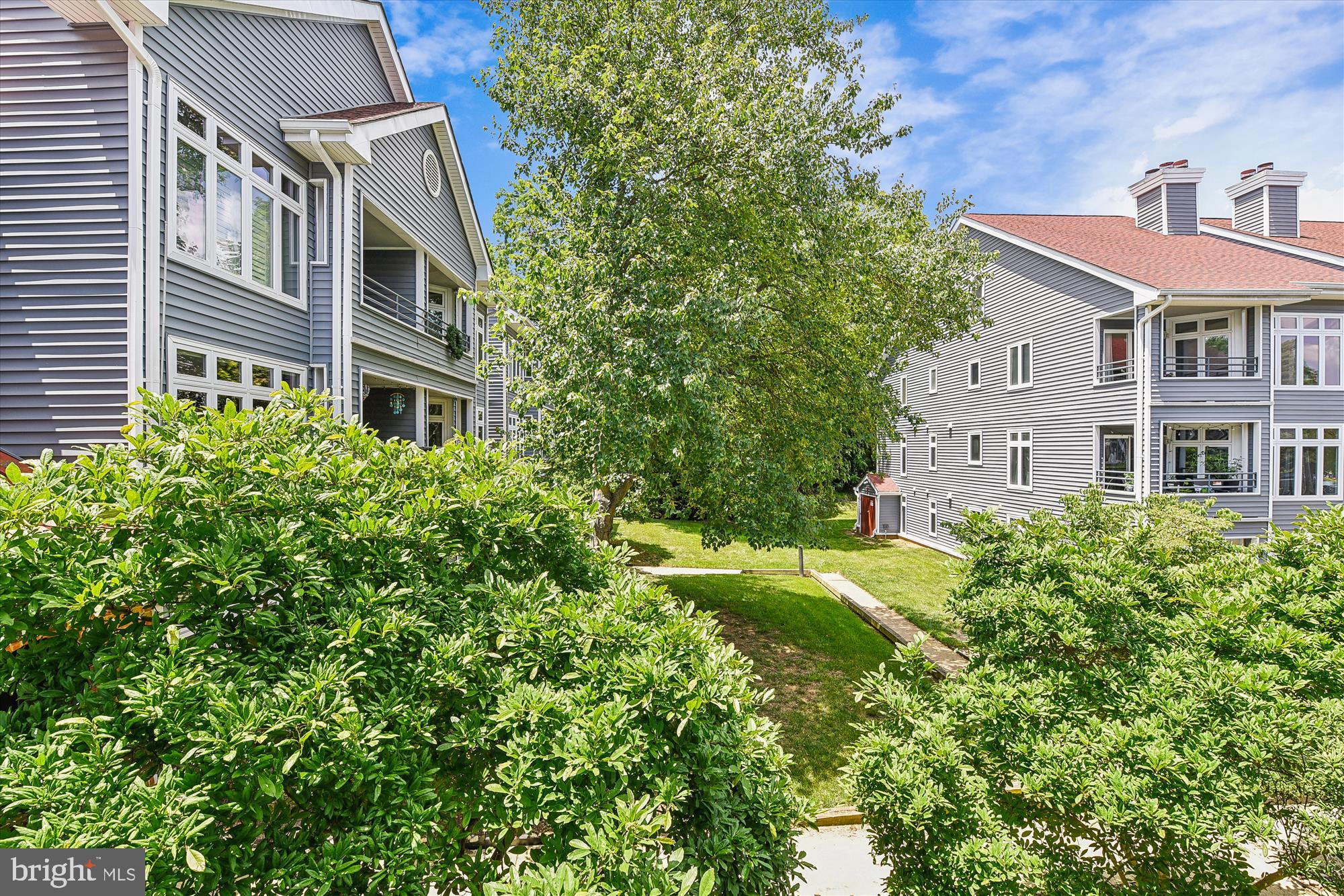 1119 Lake Heron Dr #2b