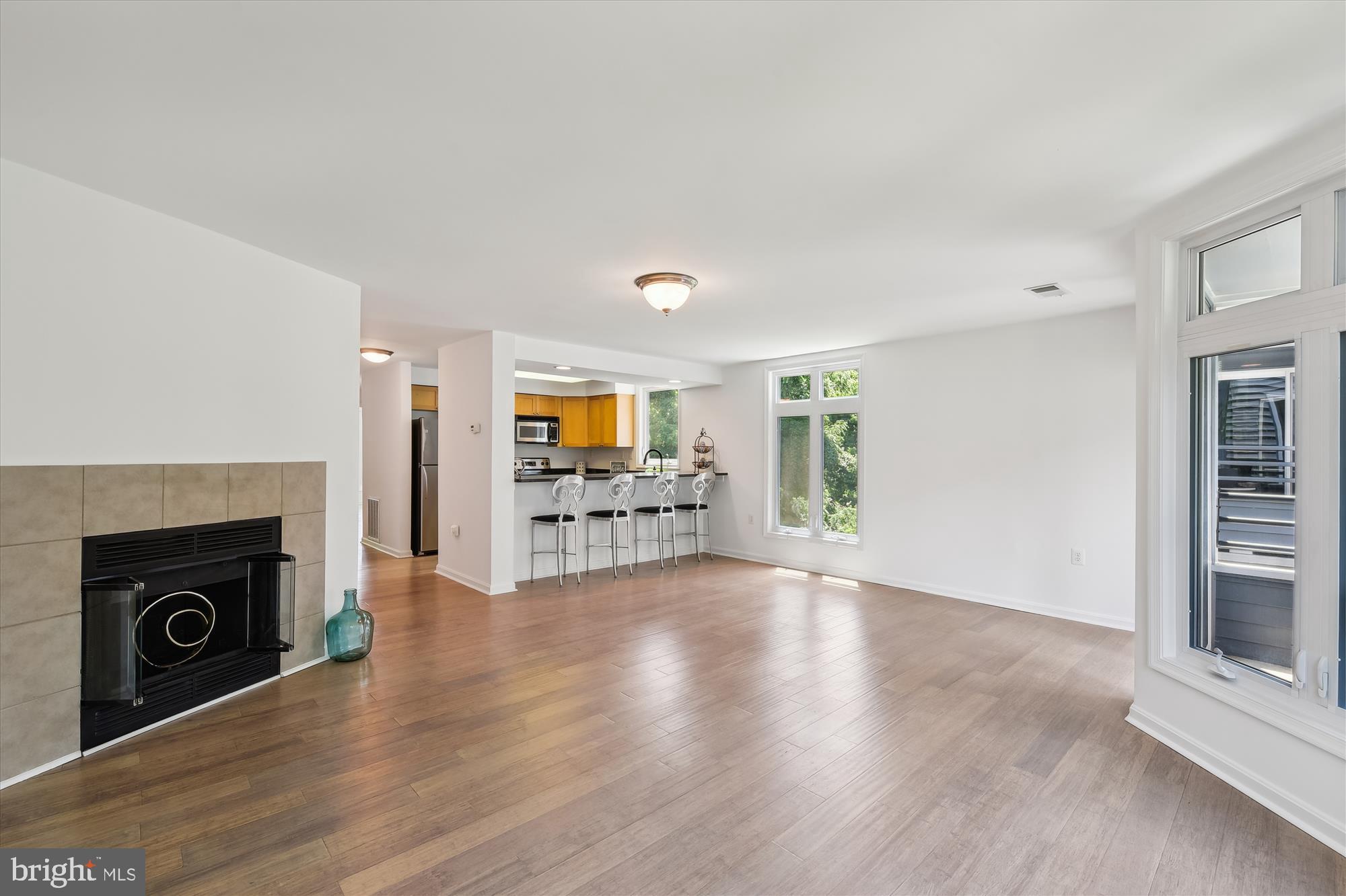 1119 Lake Heron Dr #2b