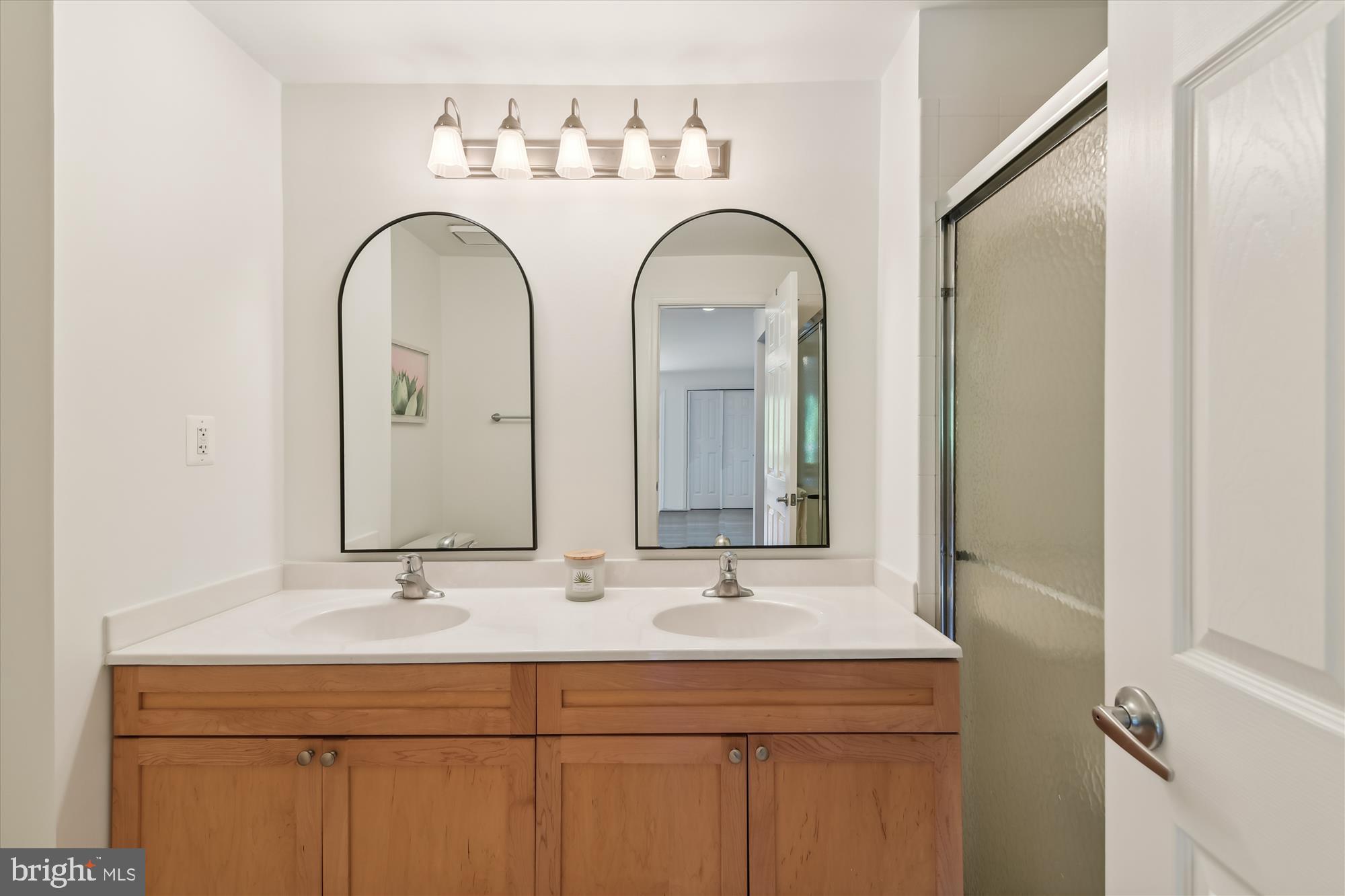 1119 Lake Heron Dr #2b