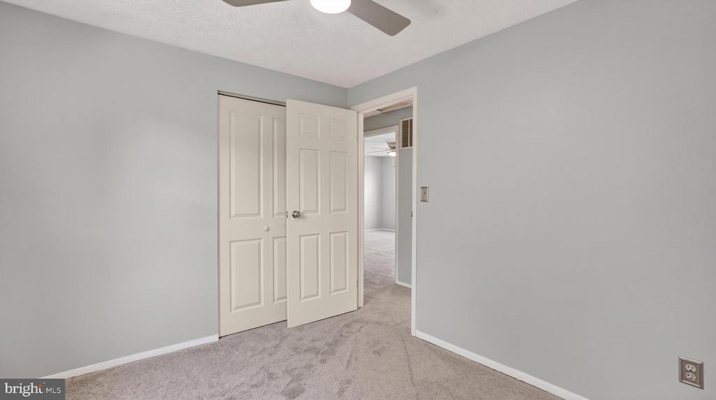 7912 PEPPERBOX LANE