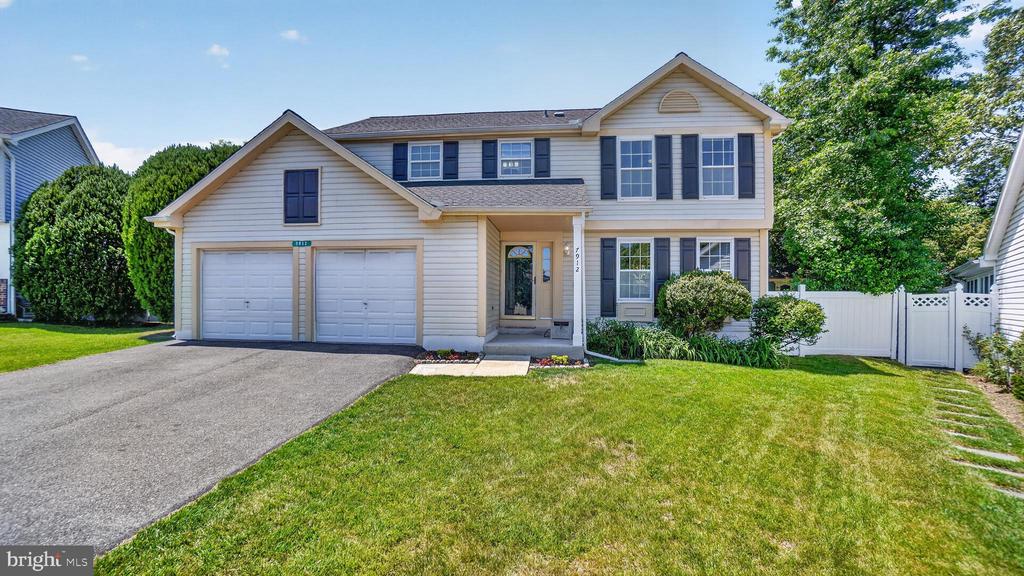 7912 PEPPERBOX LANE