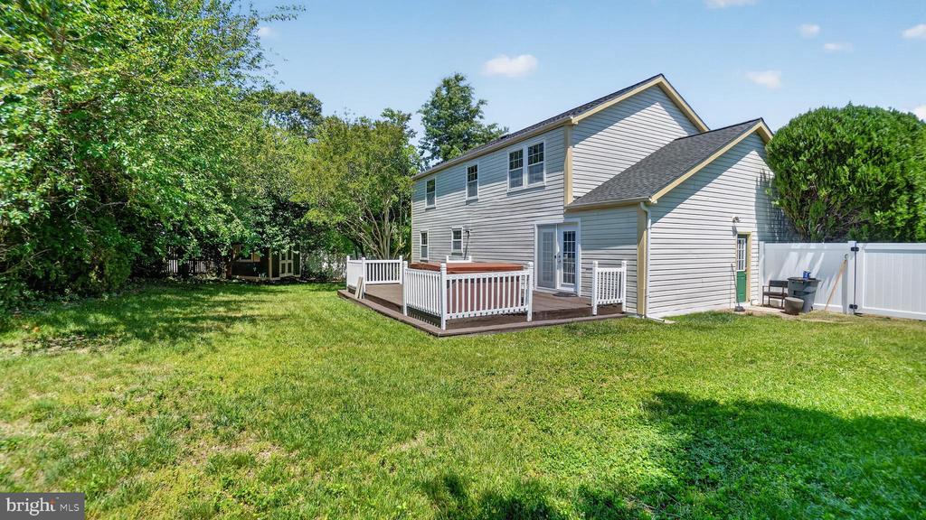 7912 PEPPERBOX LANE