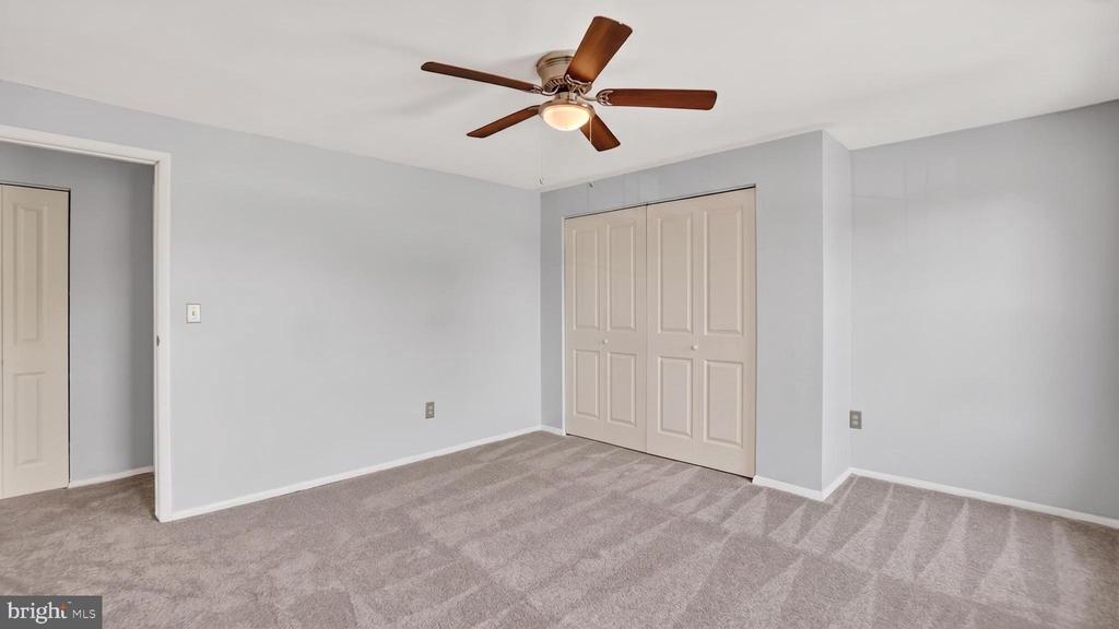 7912 PEPPERBOX LANE