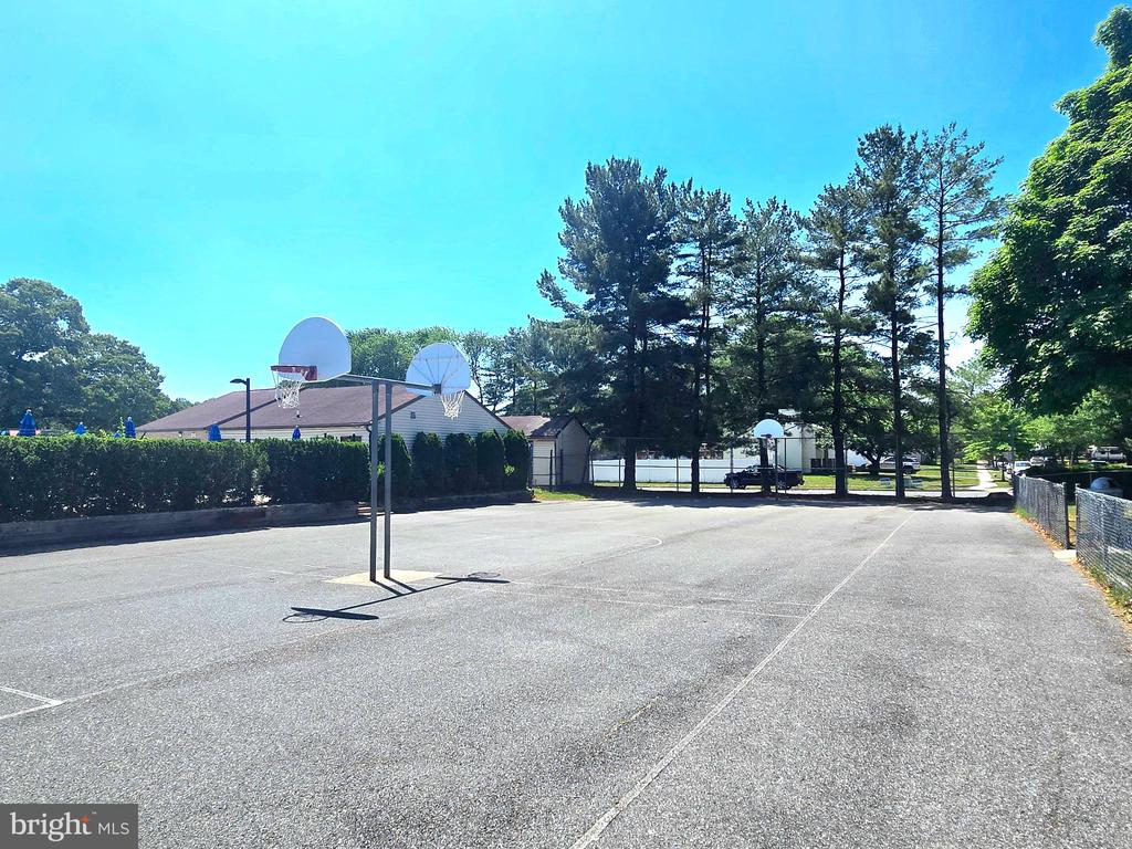 7912 PEPPERBOX LANE