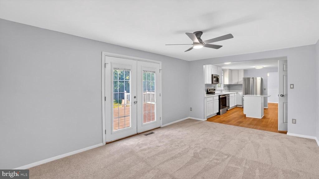 7912 PEPPERBOX LANE