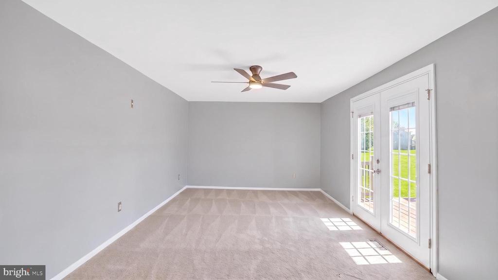 7912 PEPPERBOX LANE