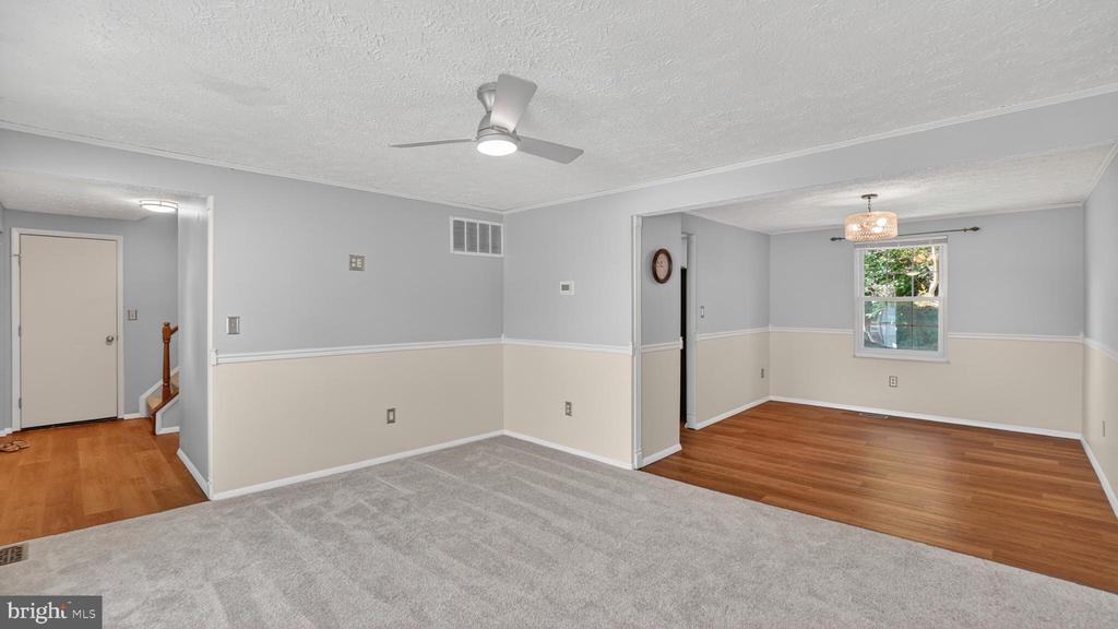 7912 PEPPERBOX LANE