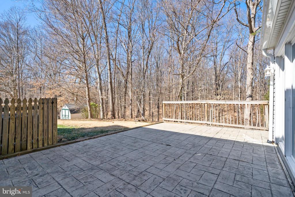 15012 Narrows Ln