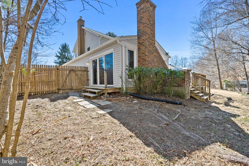 15012 Narrows Ln