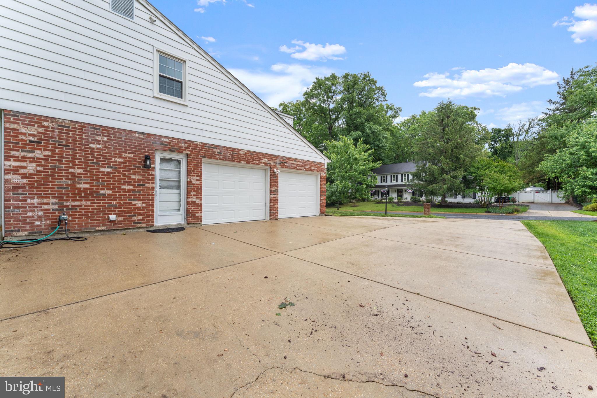766 GLENEAGLES DRIVE