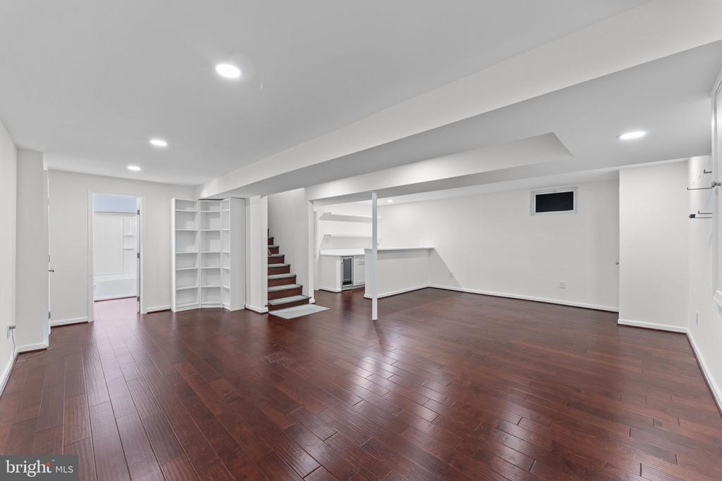 766 GLENEAGLES DRIVE
