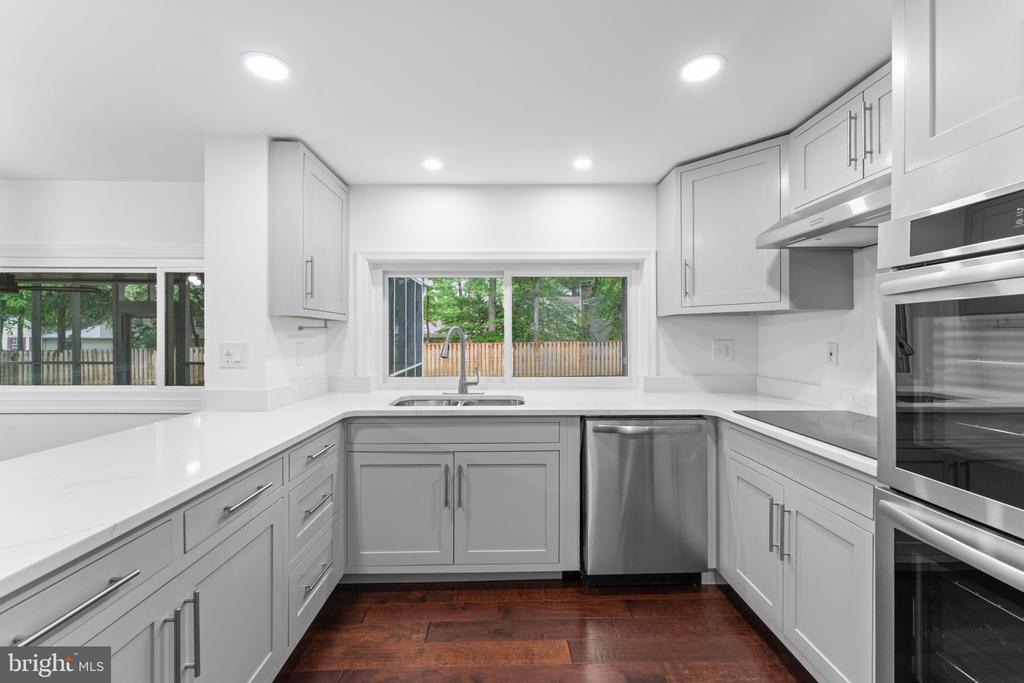 766 GLENEAGLES DRIVE