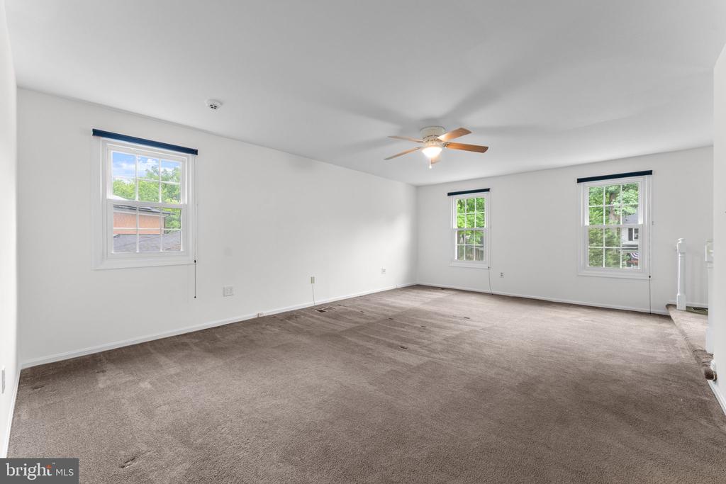 766 GLENEAGLES DRIVE