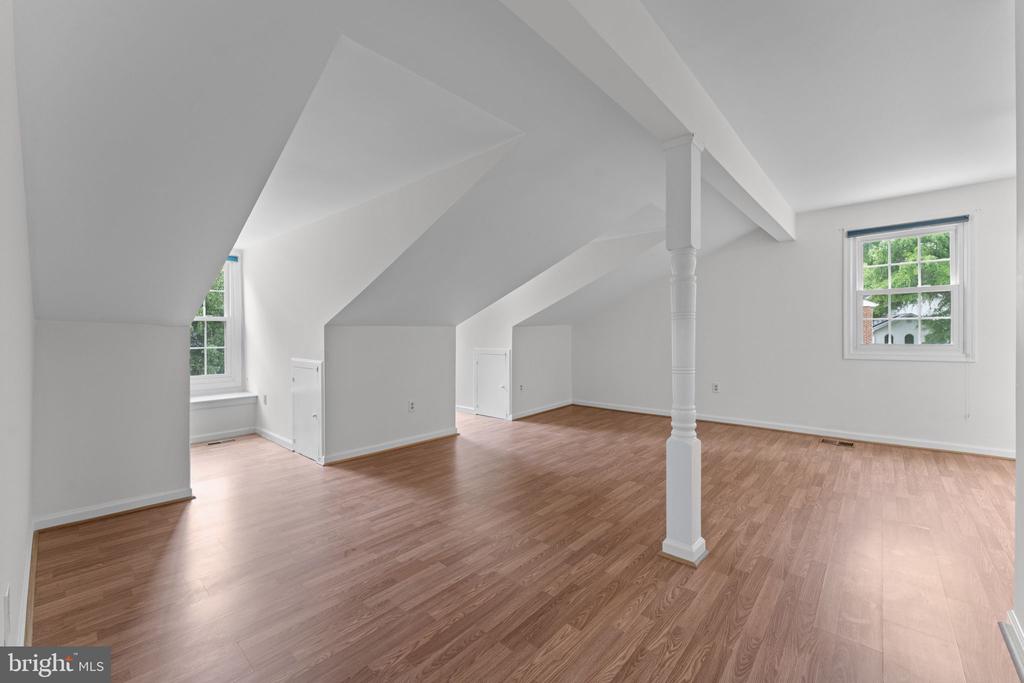 766 GLENEAGLES DRIVE