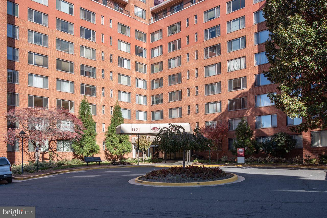 1121 Arlington Blvd #506