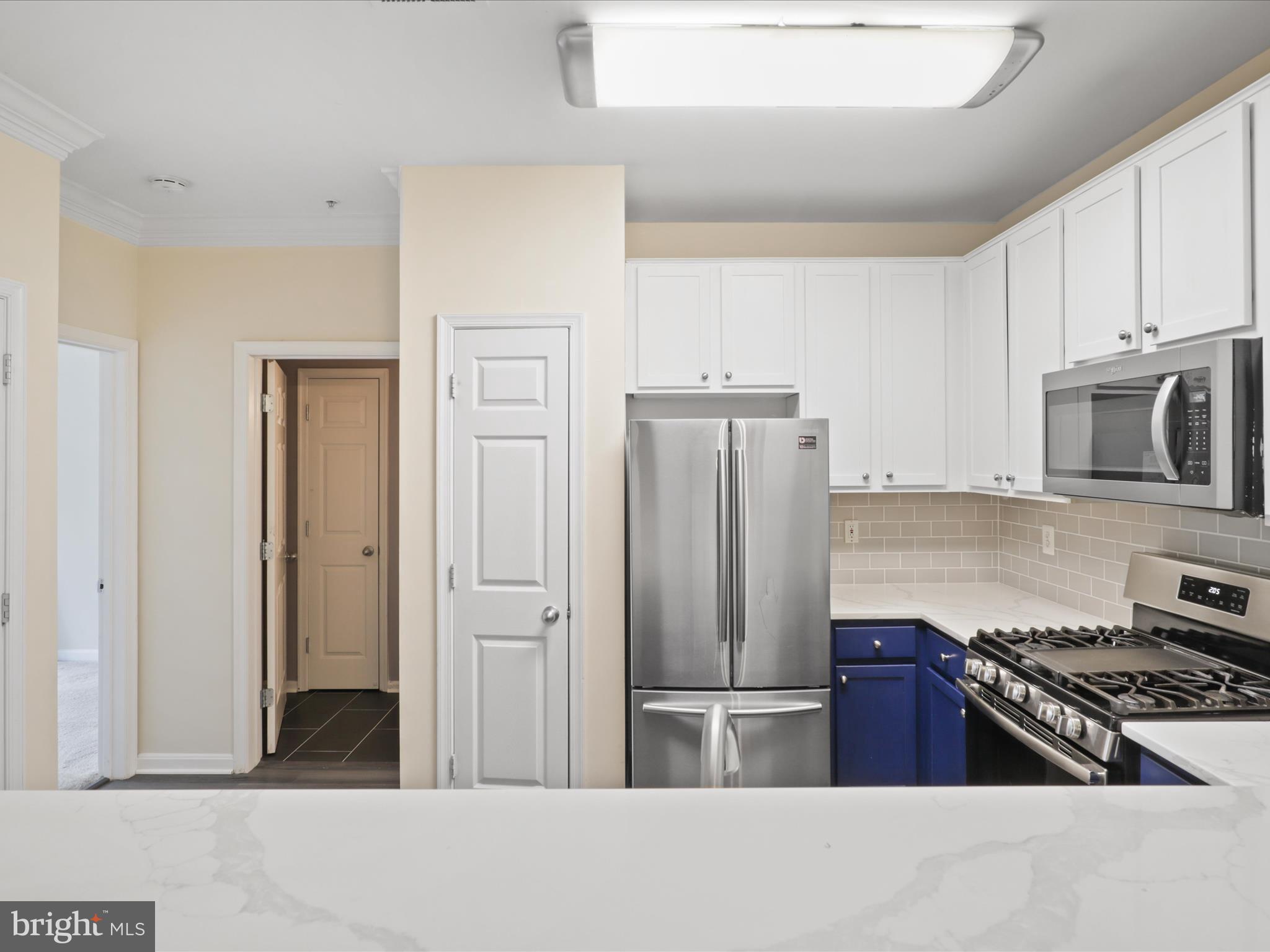 4870 Eisenhower Ave #405