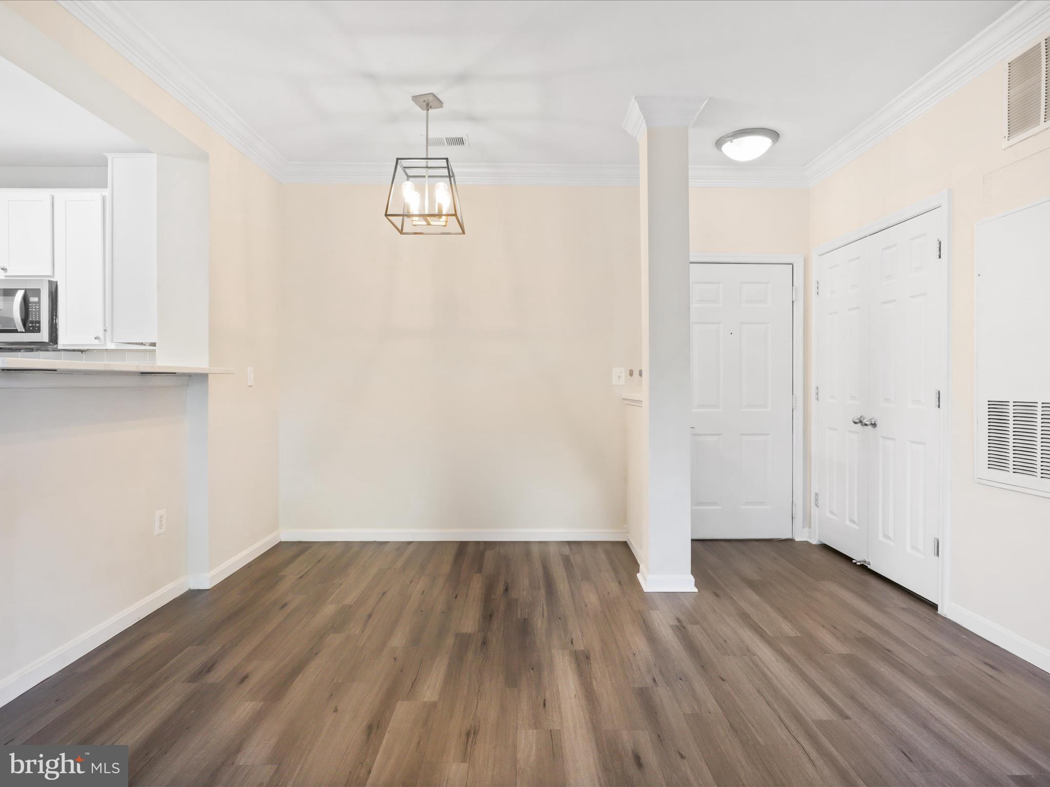 4870 Eisenhower Ave #405