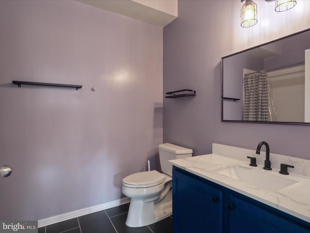 4870 Eisenhower Ave #405