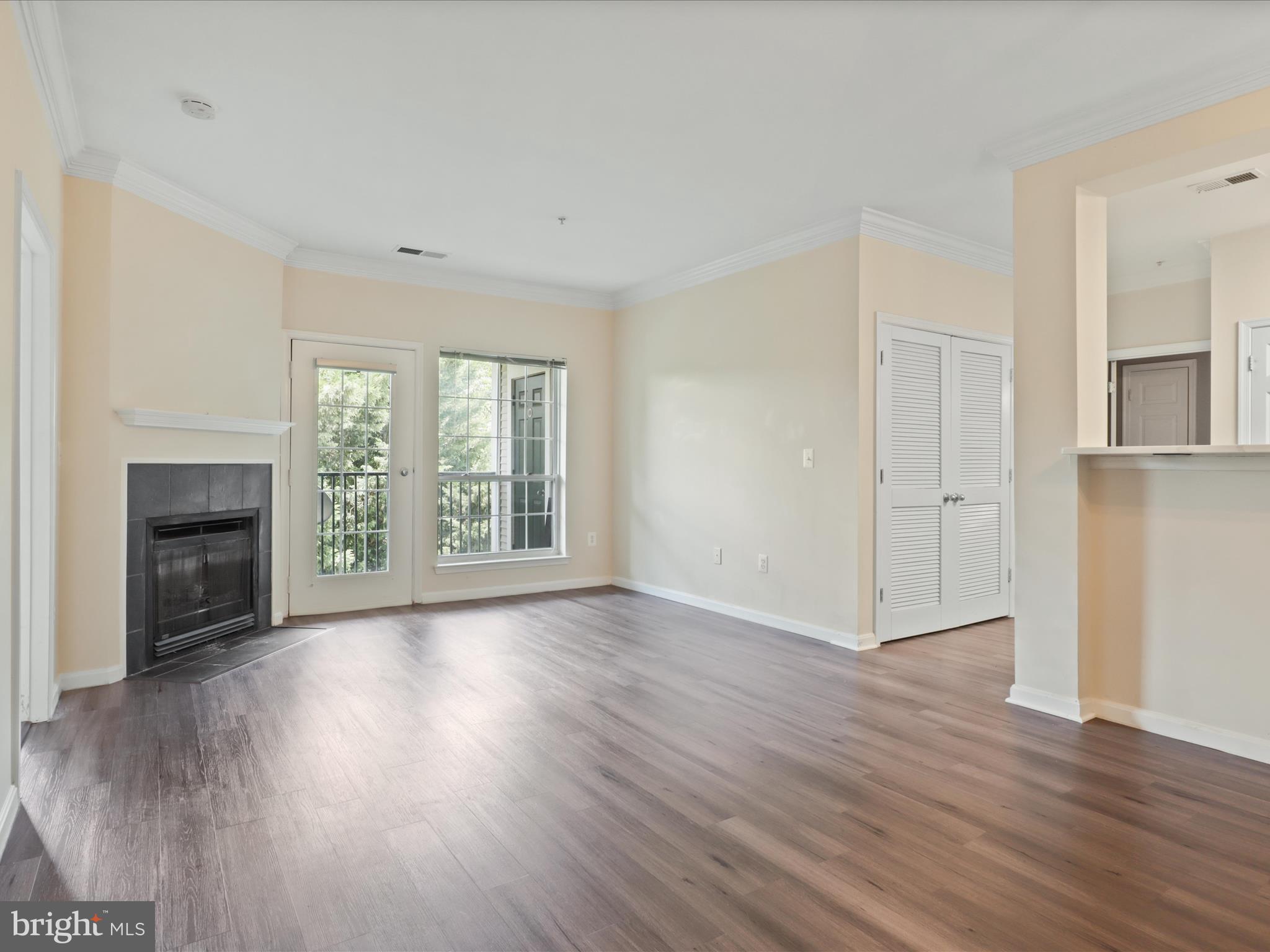 4870 Eisenhower Ave #405