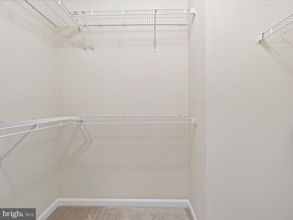 4870 Eisenhower Ave #405