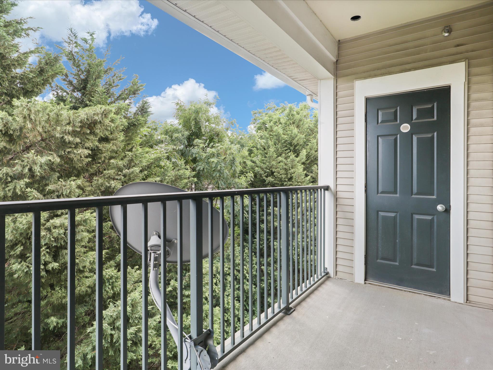 4870 Eisenhower Ave #405