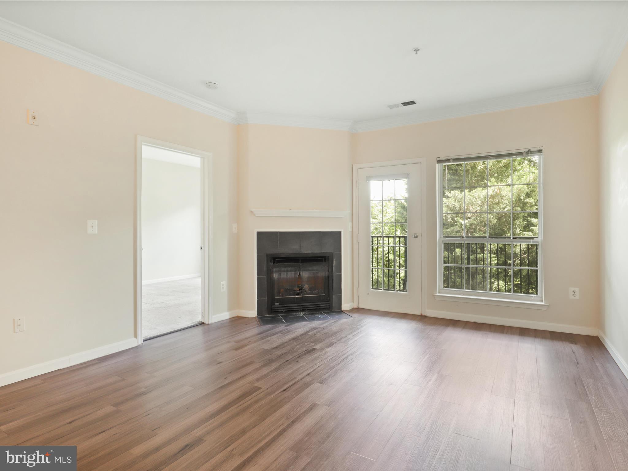 4870 Eisenhower Ave #405