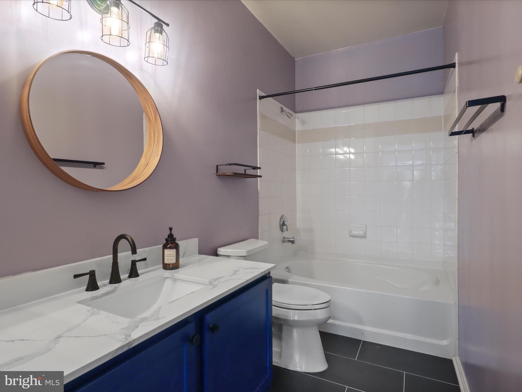 4870 Eisenhower Ave #405