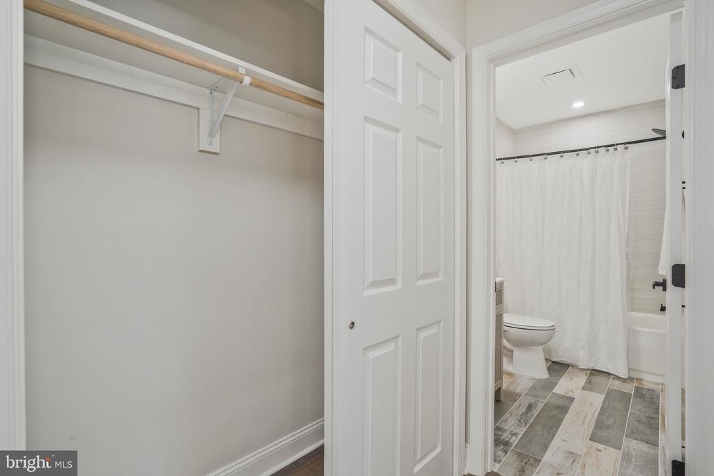 512 Robinson Ct