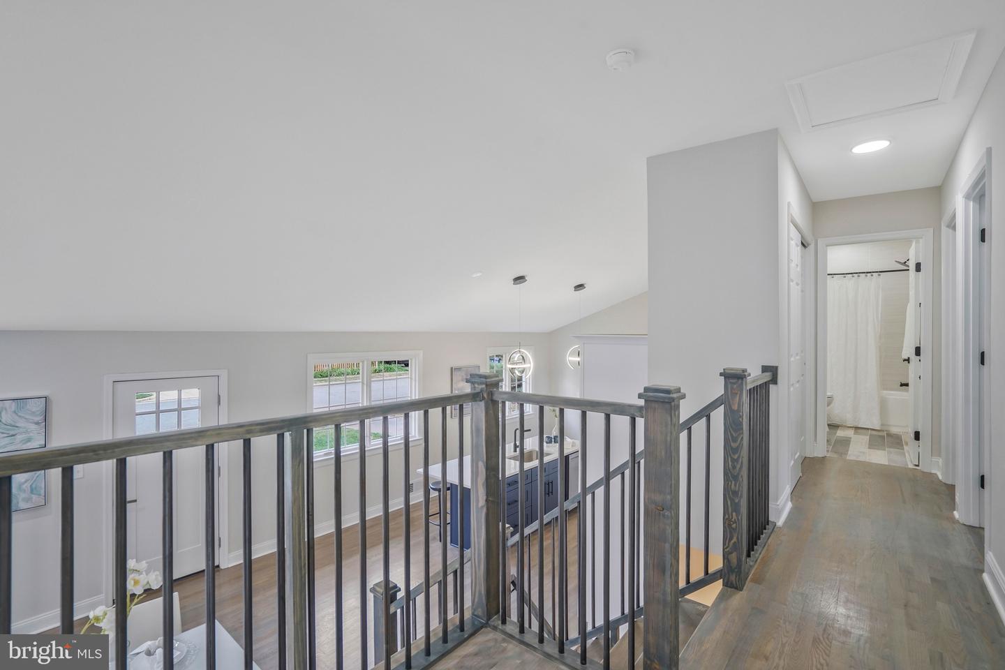 512 Robinson Ct