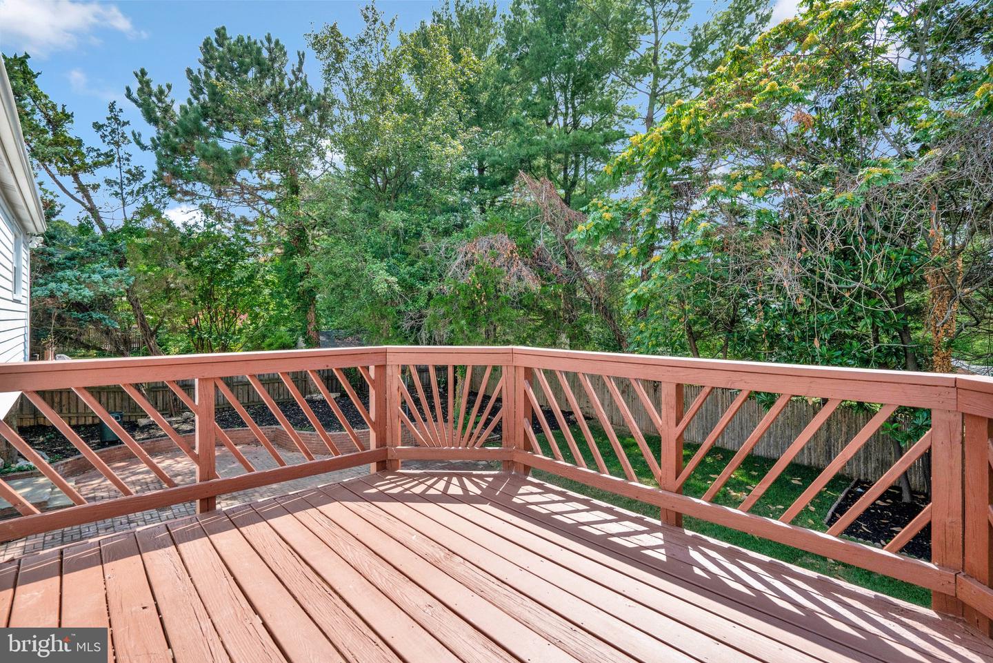 512 Robinson Ct