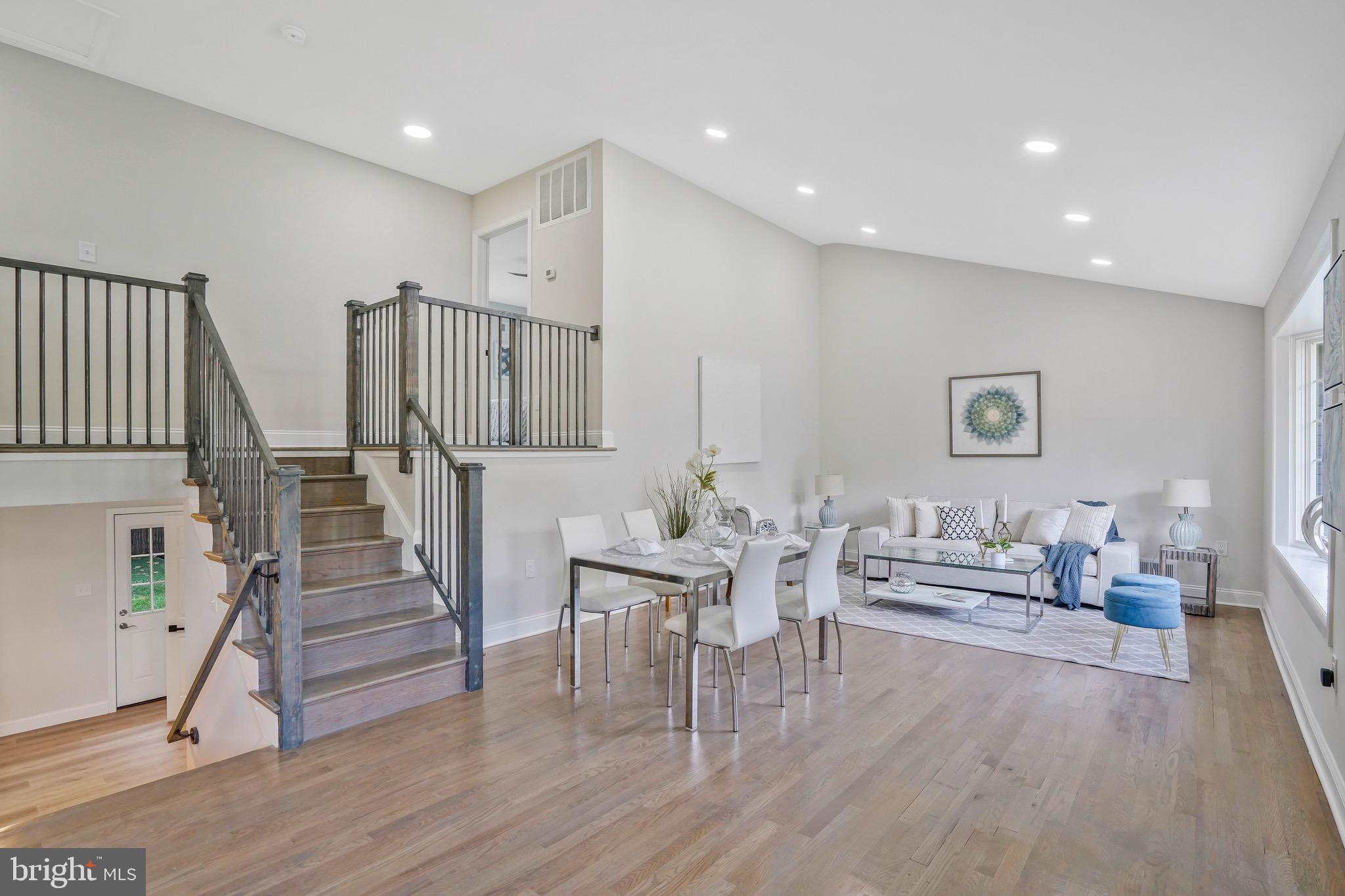 512 Robinson Ct