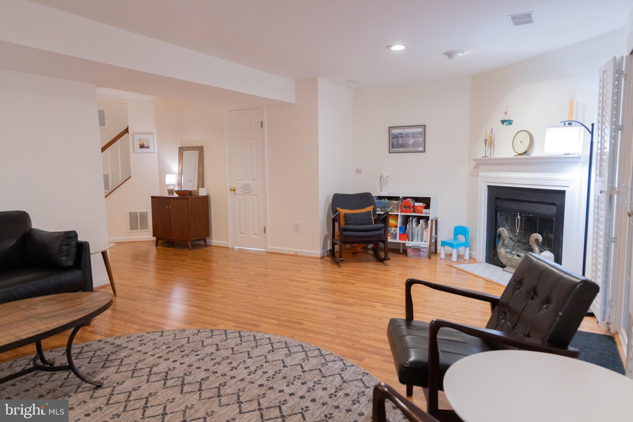 1214 Dartmouth Rd