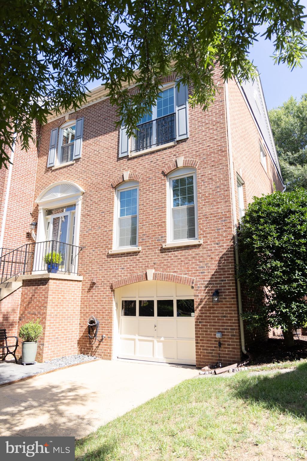 1214 Dartmouth Rd