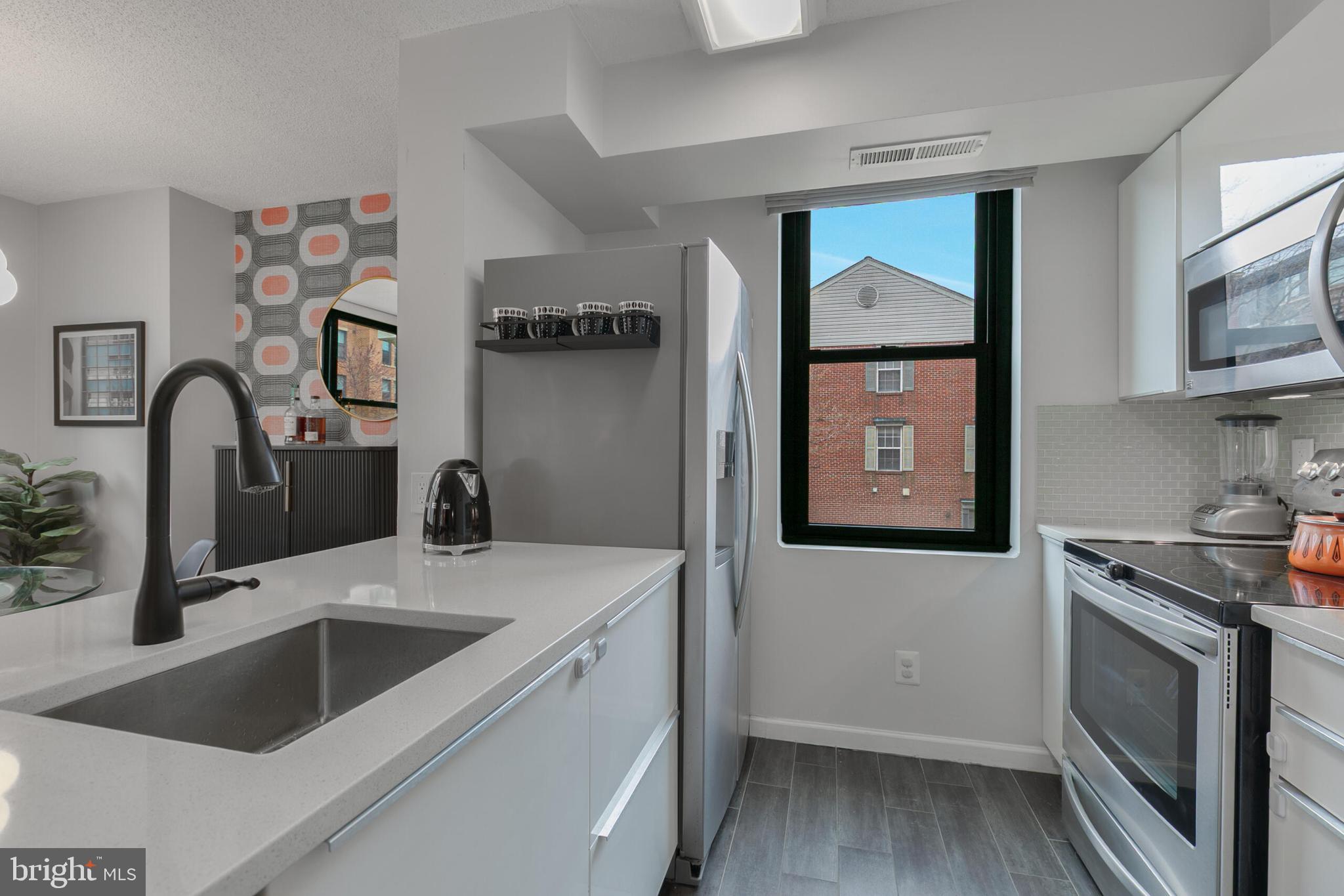 1200 Braddock Pl #216