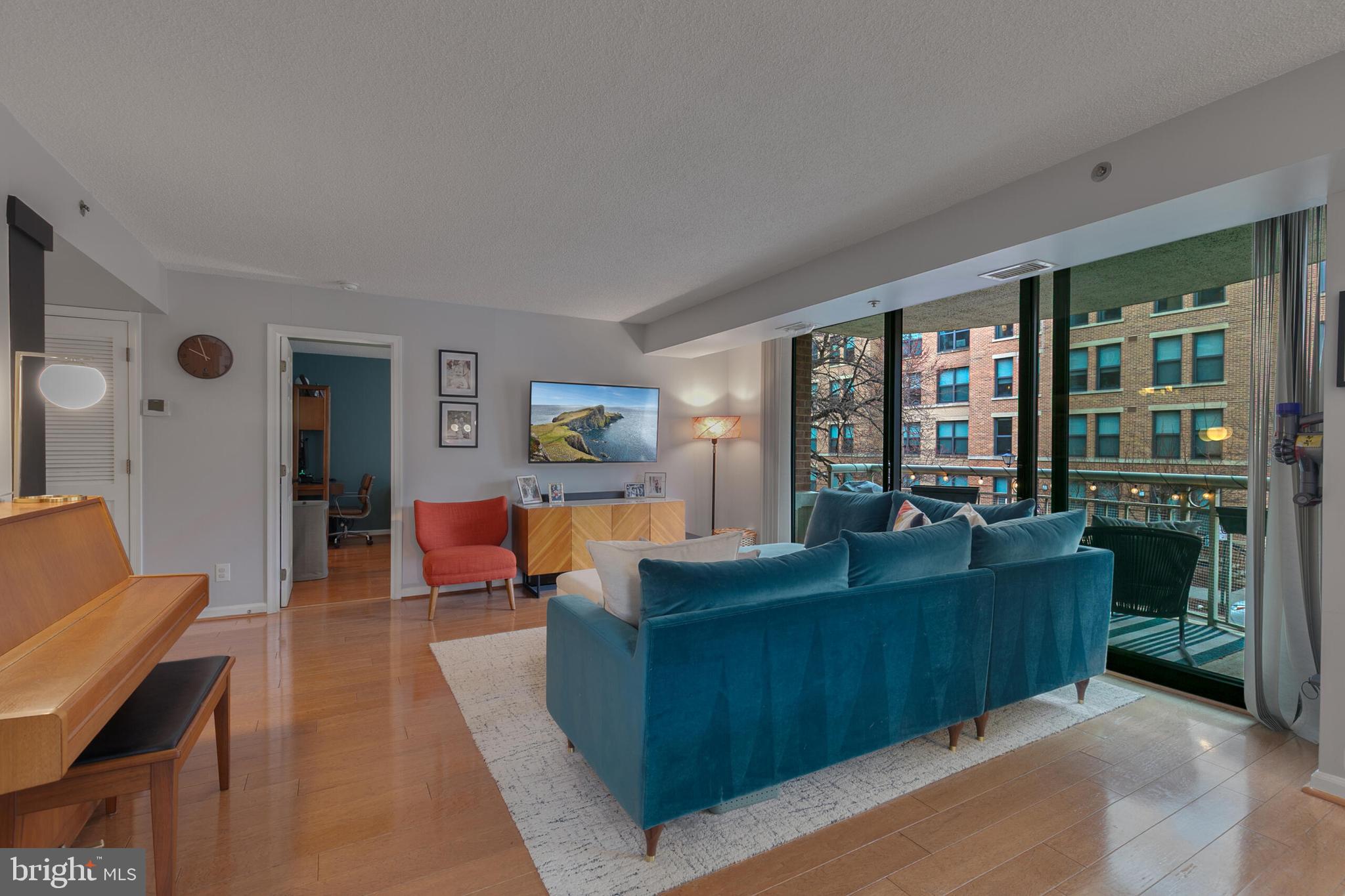 1200 Braddock Pl #216