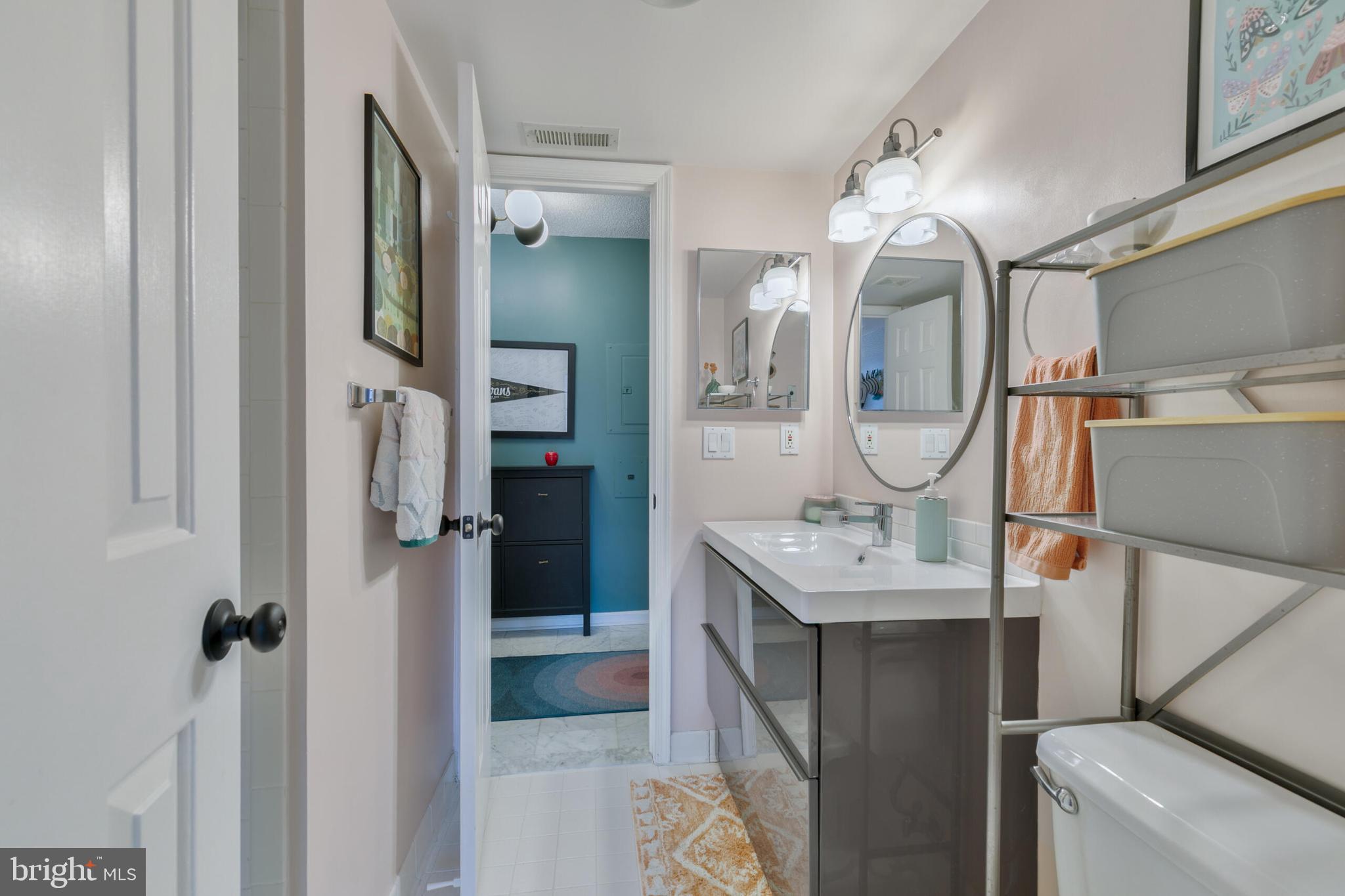 1200 Braddock Pl #216