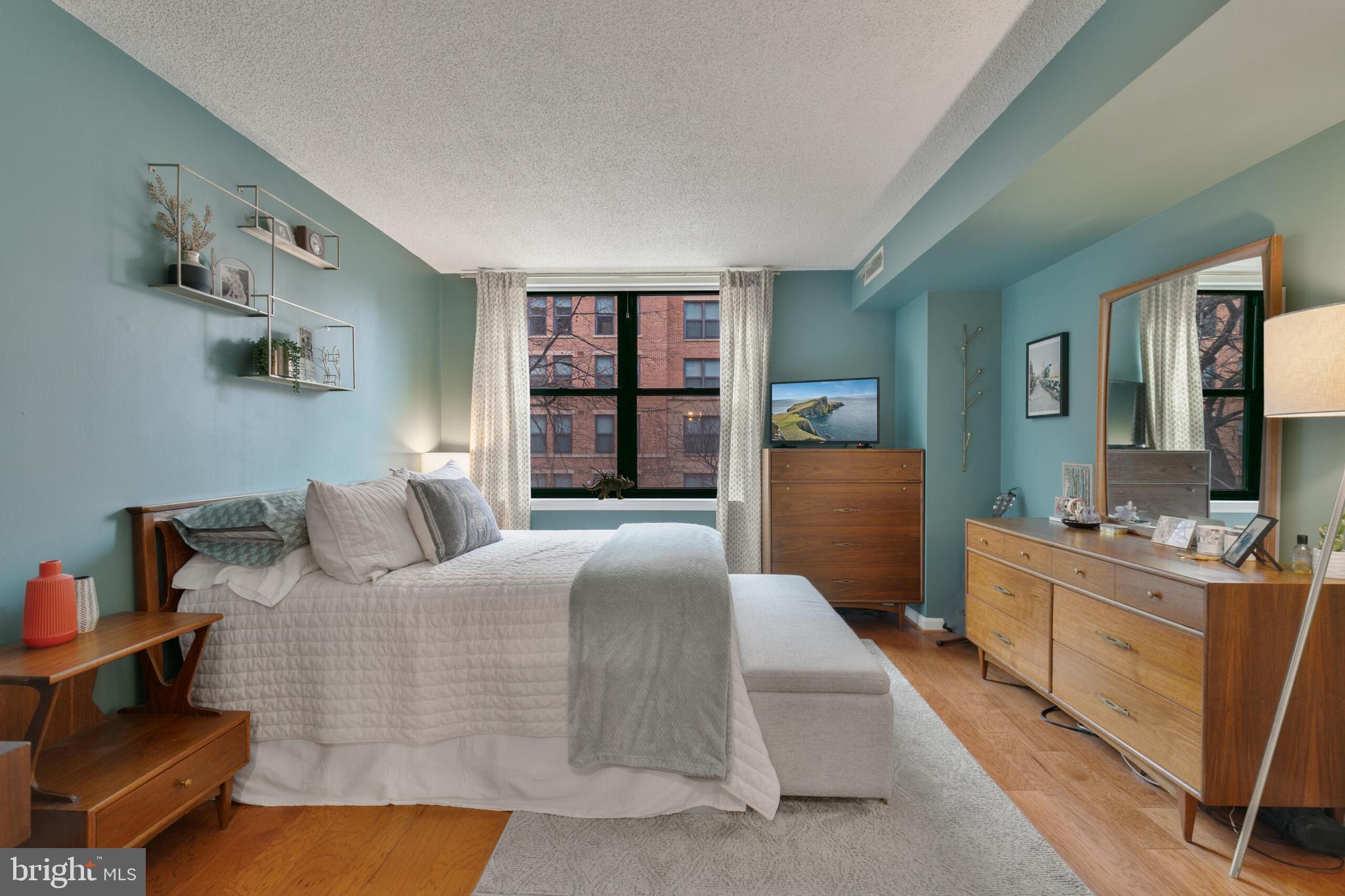 1200 Braddock Pl #216