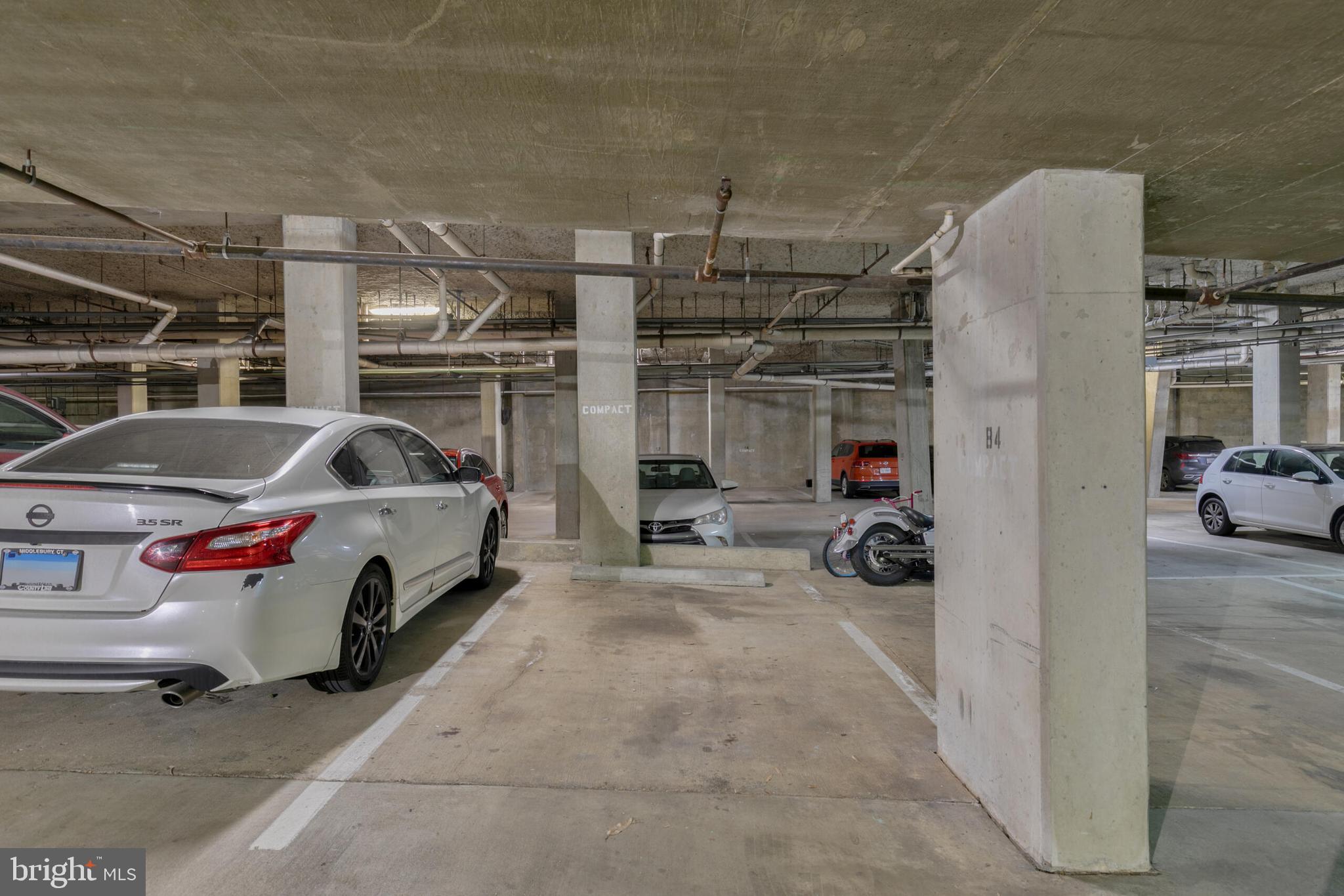 1200 Braddock Pl #216