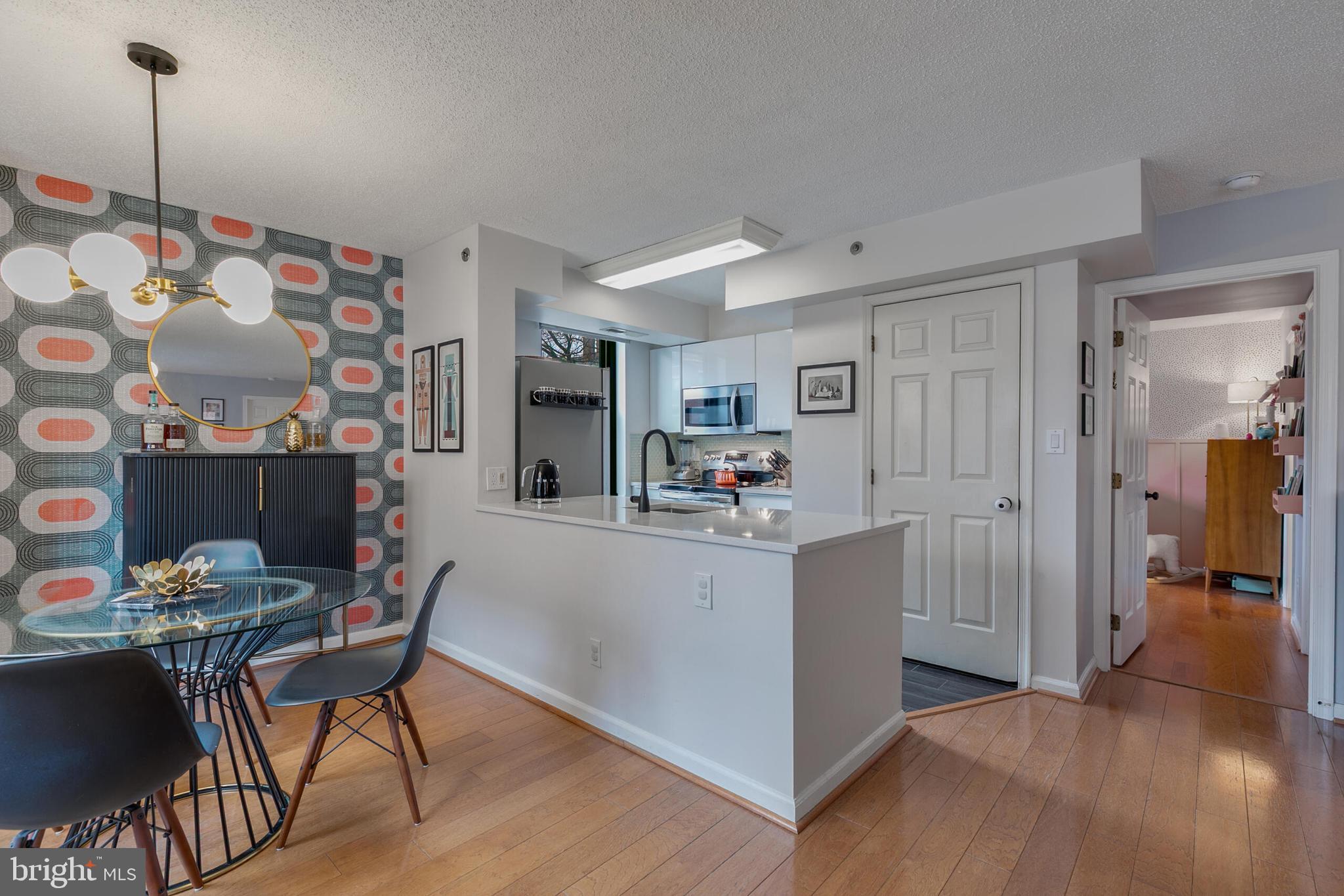 1200 Braddock Pl #216