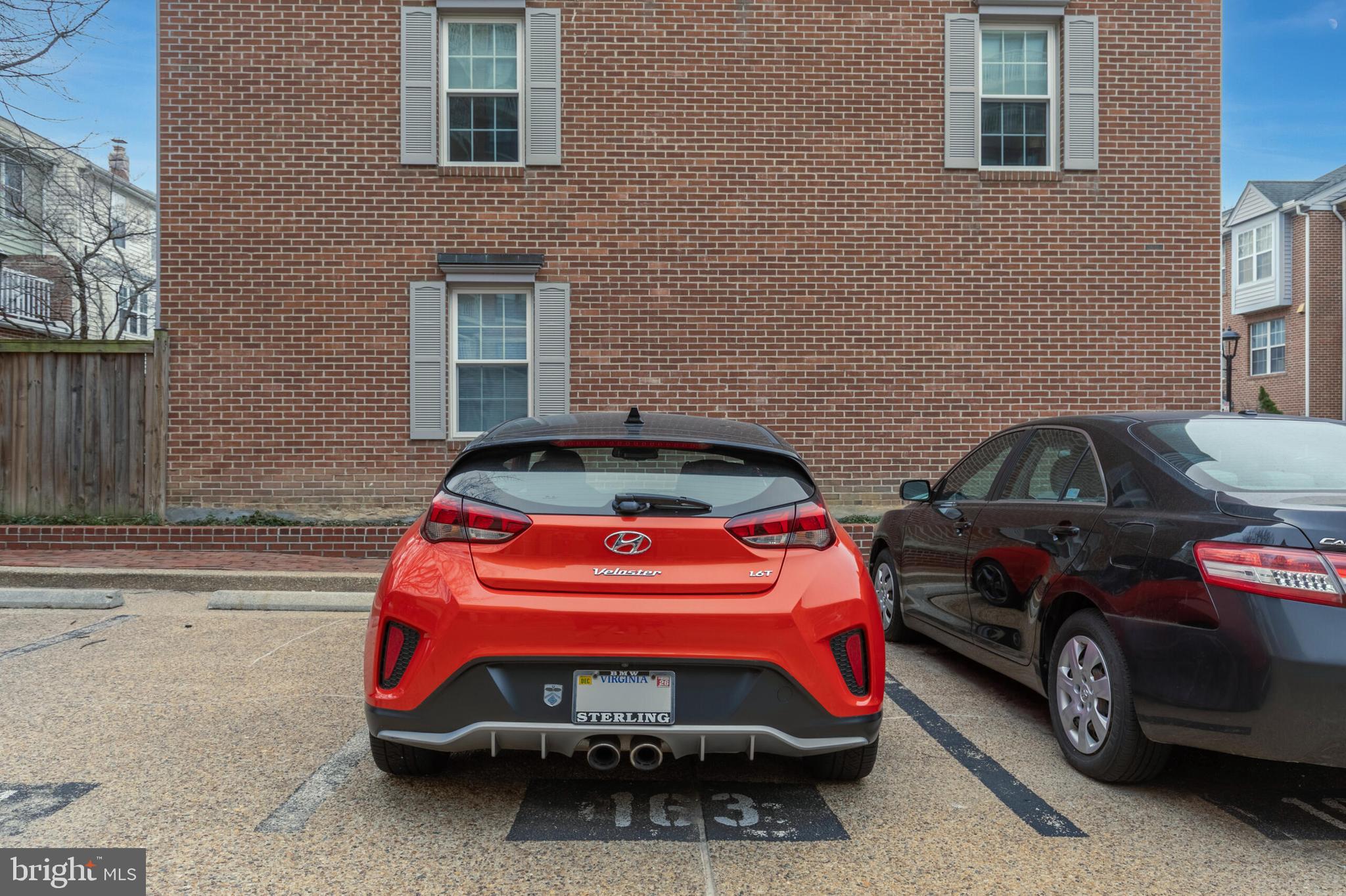 1200 Braddock Pl #216