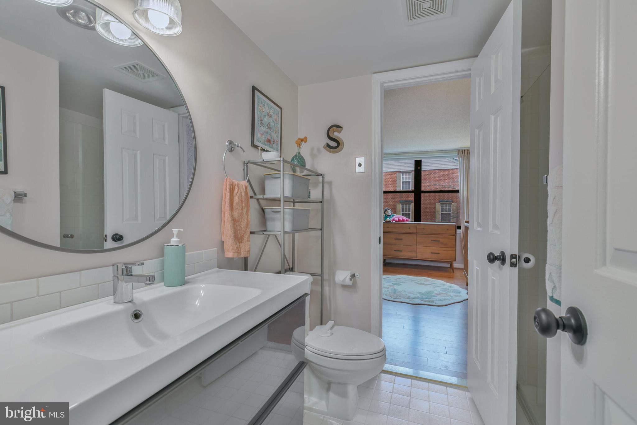 1200 Braddock Pl #216