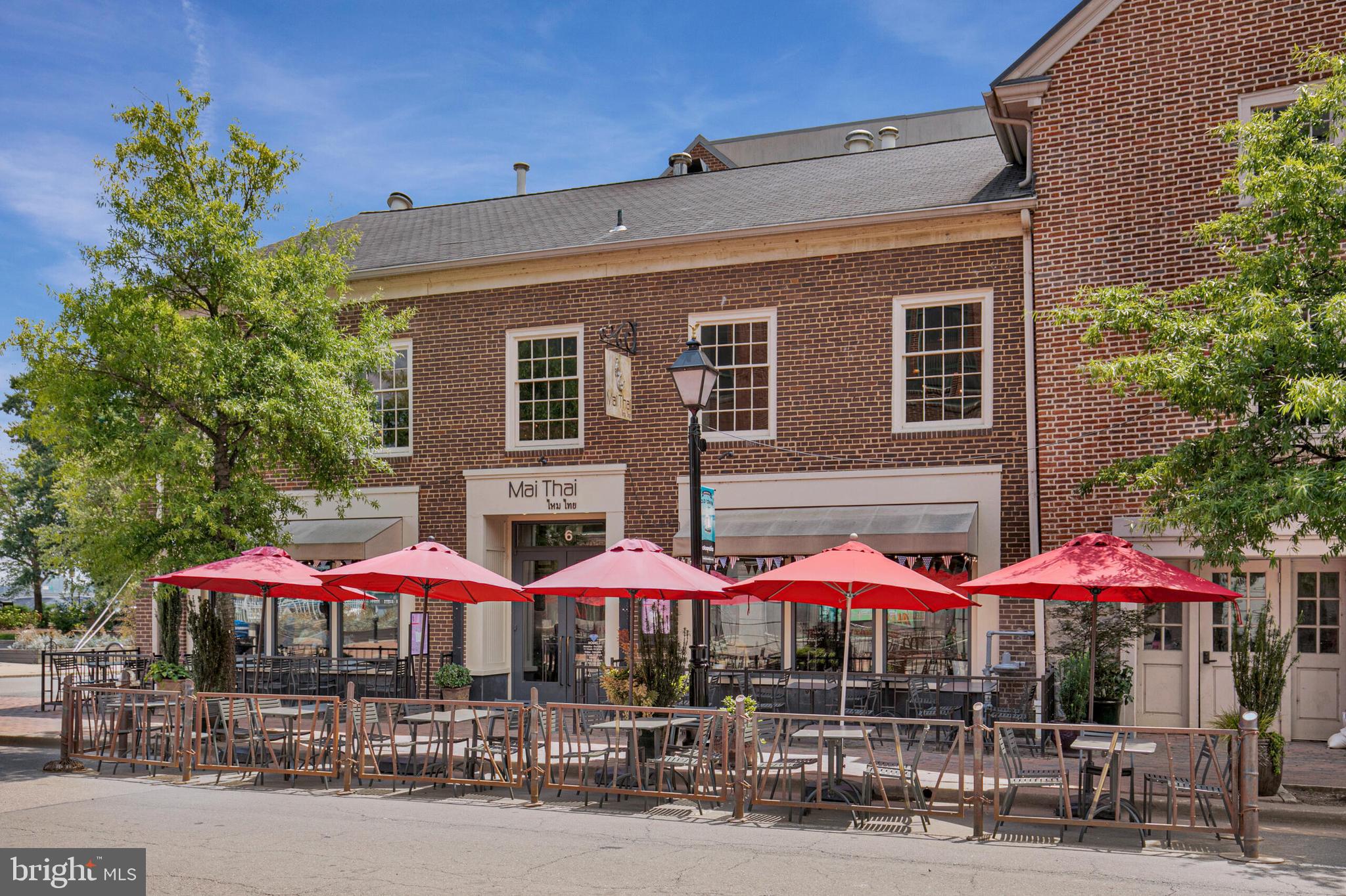 1200 Braddock Pl #216