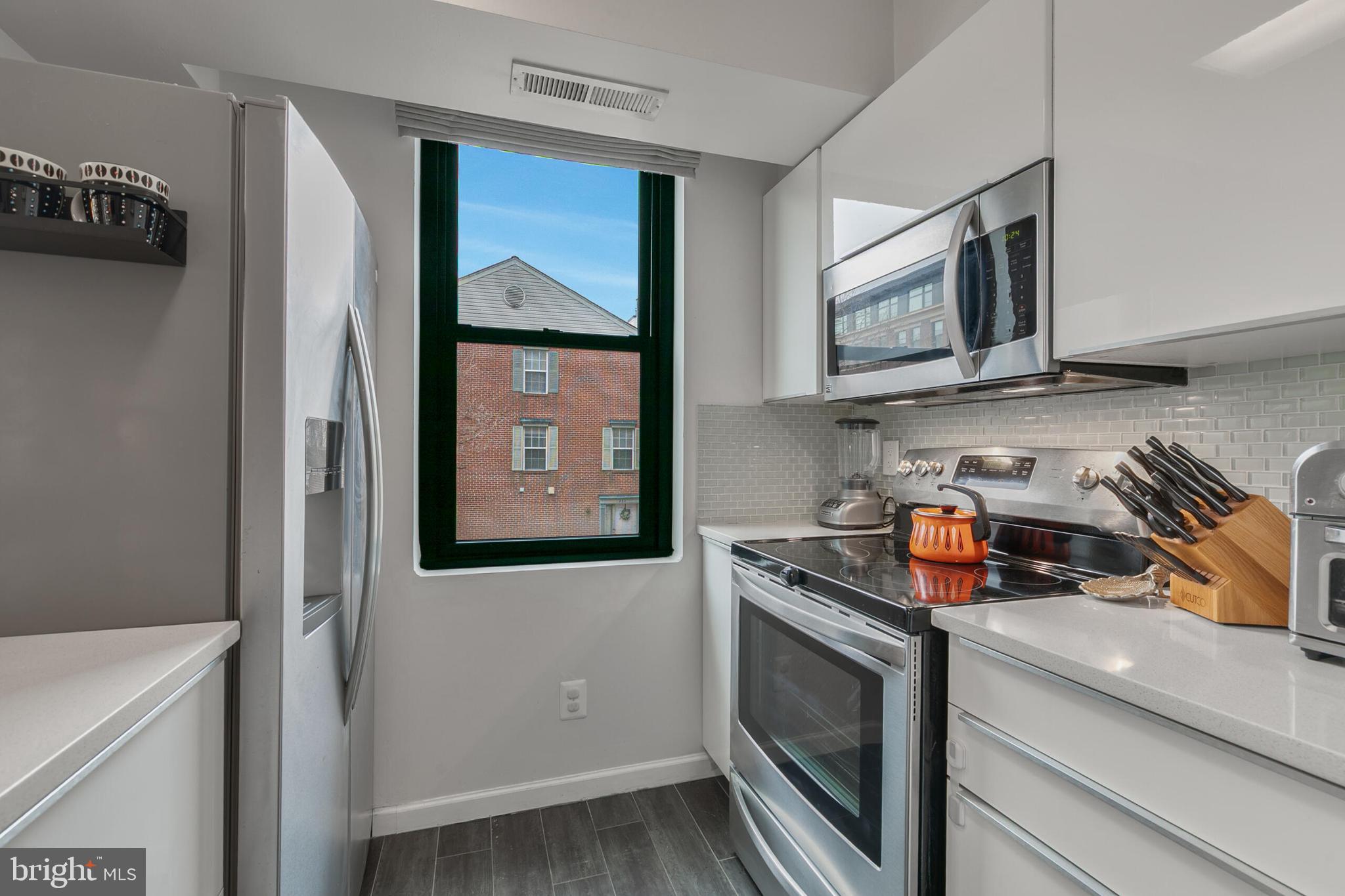 1200 Braddock Pl #216