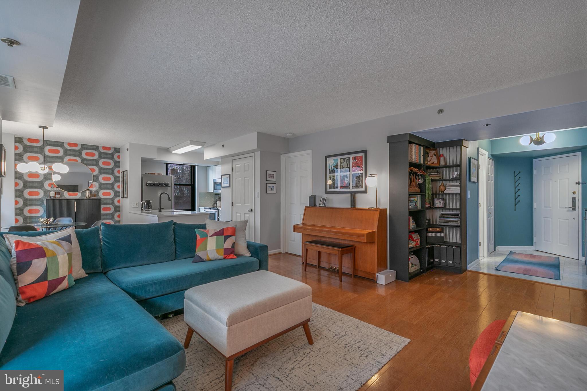 1200 Braddock Pl #216