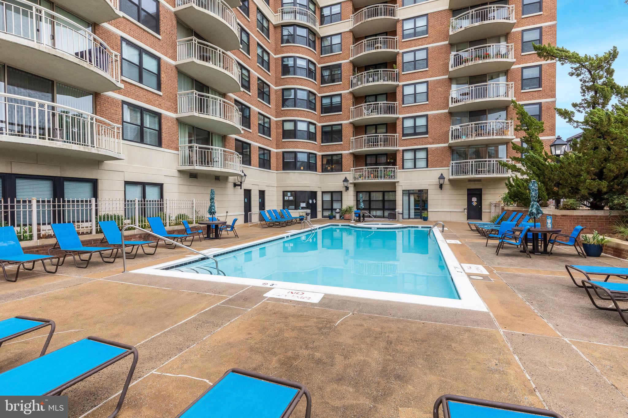 1200 Braddock Pl #216